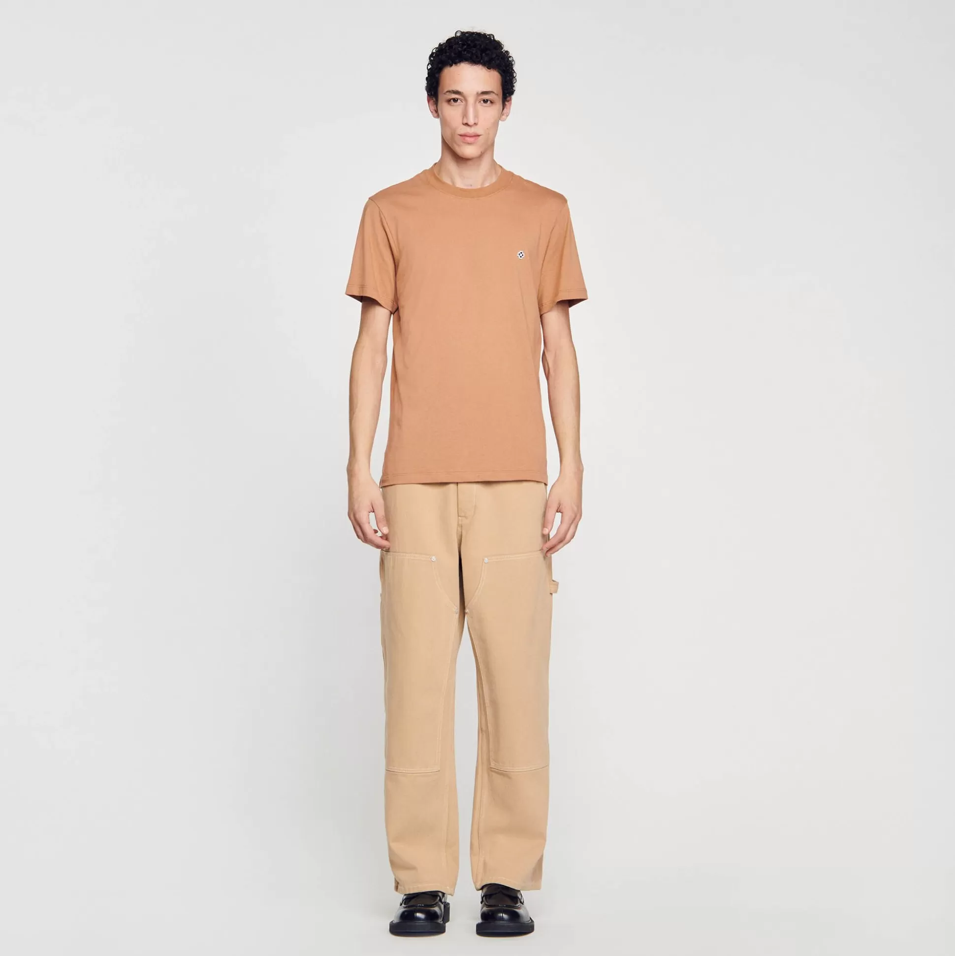 T-Shirts & Polos>Sandro T-Shirt Mit Square-Cross-Aufnäher Tabak